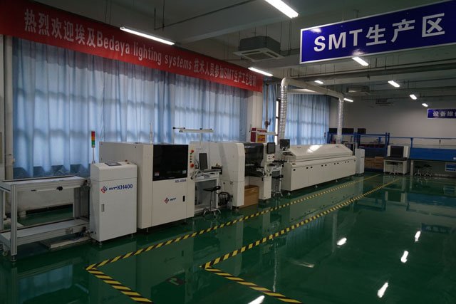 SMT自动化生产线.jpg